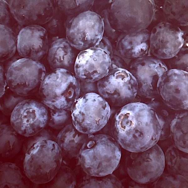 close-up-image-of-juicy-blueberries