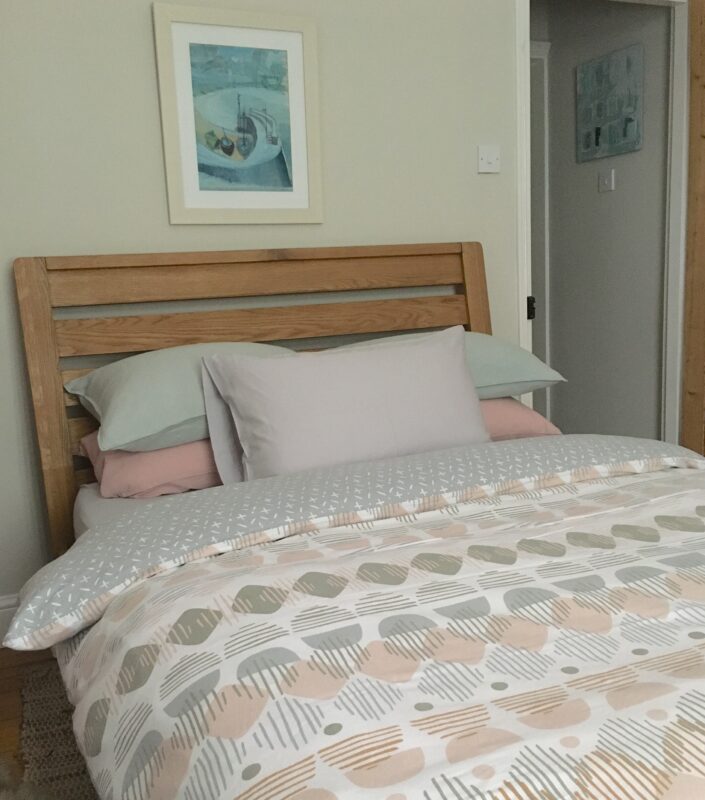 bedroom-organic-cotton-linen-oak-bedframe